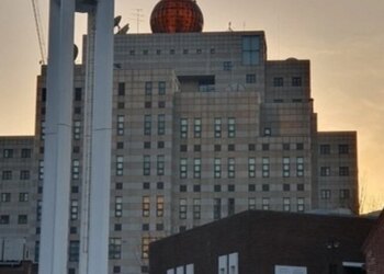 Сеул змусив посольство Росії зняти скандальний банер зі своєї будівлі