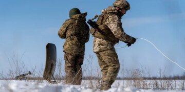 Окупант біг за бійцем ЗСУ, щоб здатися у полон