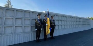 Заборона на поховання воїнів, які мали судимість, на Національному кладовищі: реакція Решетилової