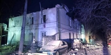 Росія атакувала Одесу безпілотниками: є влучання у будинок