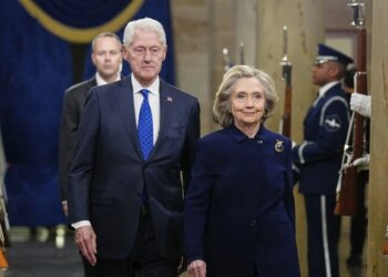 Клінтони погодилися свідчити у справі Епштейна