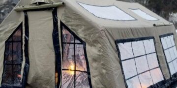 Київ у крижаній реальності: як один двір перетворився на «екватор»