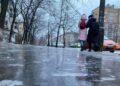 Як діяти під час сильної ожеледиці – поради МВС водіям і пішоходам