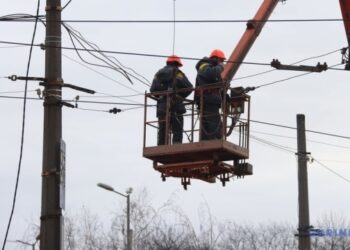 На Одещині без світла залишаються 7,5 тисячі абонентів
