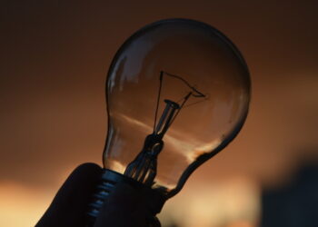 У вівторок графіки погодинних відключень світла діятимуть по всій Україні