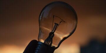 У вівторок графіки погодинних відключень світла діятимуть по всій Україні