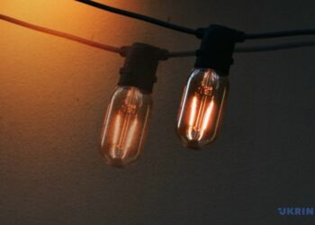 Графіки відключень світла у четвер діятимуть в усіх регіонах України