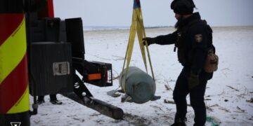 На Миколаївщині рятувальники знищили бойову частину ракети Х-101