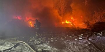 Війська РФ знову ударили по критичній інфраструктурі у Лозовій