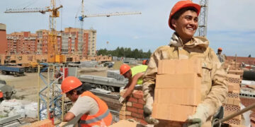 Російська влада розробляє схему підготовки трудових мігрантів безпосередньо в їхніх країнах – розвідка