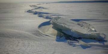 Загроза життю під виглядом події: що відомо про «захід» на воді під Києвом