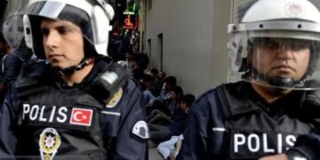 Резонансна крадіжка в Стамбулі: з авто на парковці зникли $30 млн