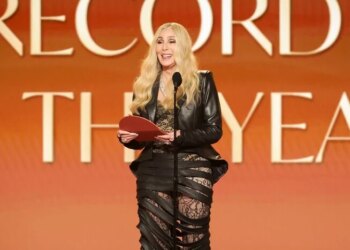 Легендарна Шер з’явилася на церемонії Греммі. Співачка вразила виглядом напередодні 80-річчя