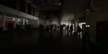 Метро в Києві паралізовано: пасажири опинилися у темряві