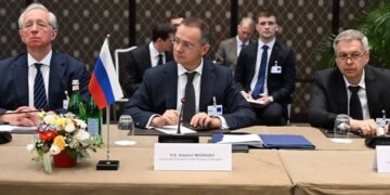 Axios: історичні байки Мединського завели переговори у глухий кут