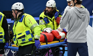 Польську шорттрекістку винесли на ношах після порізу обличчя лезом ковзанів на Олімпіаді