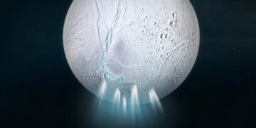 Крихітний Енцелад спричиняє гігантські магнітні бурі навколо Сатурна