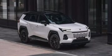 Новий Toyota RAV4 (XA60) зберіг звичайний бензиновий мотор