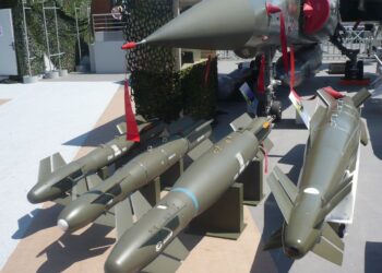 Українські літаки отримали високоточні КАБи від Франції