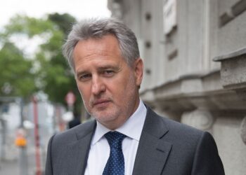 Зеленський продовжив санкції проти Фірташа і соратника Медведчука