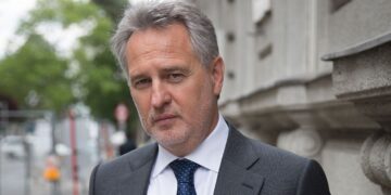 Зеленський продовжив санкції проти Фірташа і соратника Медведчука