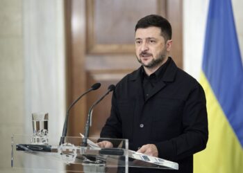 “Не для телефону”: Зеленський збирає закриту нараду щодо переговорів з РФ