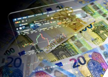 Євро на новій психологічній позначці, долар стабільний: яким буде курс валют 24 лютого