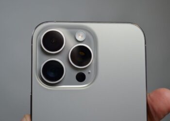 Apple відмовилася від титану через два роки