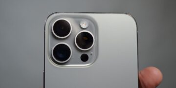 Apple відмовилася від титану через два роки