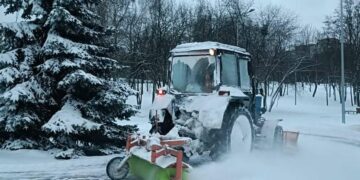 Київ на межі аварійного колапсу: дороги перетворилися на ковзанку