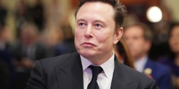 Остання крапля: як дрон над Києвом штовхнув Маска до блокування Starlink в РФ