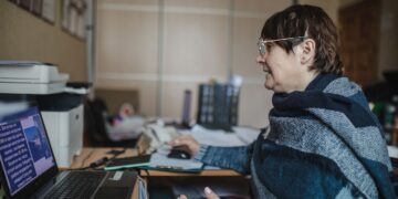 Підвищення зарплат вчителів на доплати не впливає? Хто має право на 2000 та 4000 гривень