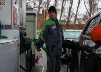 Що буде з цінами на АЗС в Україні через операцію в Ірані: пояснення експерта