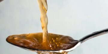 Вчені перетворюють пластикові відходи на оцет за допомогою сонячного світла