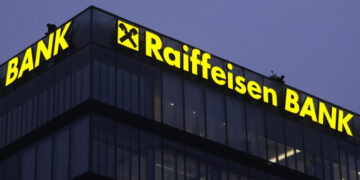 Raiffeisen Bank розраховував на швидку перемогу росії на початку вторгнення – Bloomberg