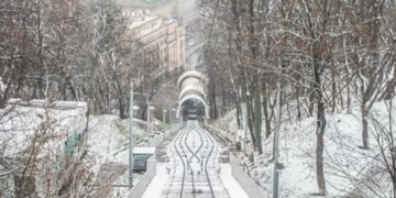 У центрі Києва призупинено пасажирський рух: причина та адреса