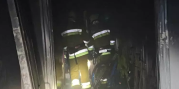 Сильне задимлення в багатоповерхівці Києва: рятувальники евакуювали людей, – ФОТО