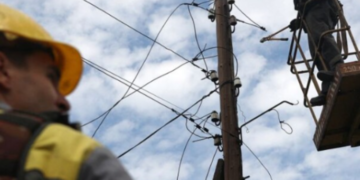 Хаос і відключення світла в центрі Києва: рух пасажирів призупинено