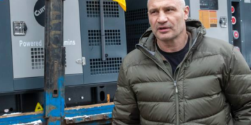 Київ забезпечують “автономним” світлом: що передали міжнародні партнери, – ФОТО