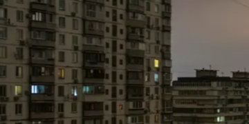 Понад 10 днів без світла: в якому районі Києва стався повний блекаут