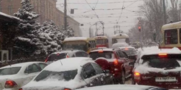 Дороги Києва частково заблоковані для проїзду: КМДА назвала причину