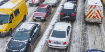 Десятки вулиць перекрито: в Києві зупинено дорожній рух через планові заходи