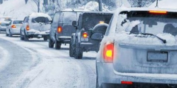 Затори, спецтехніка й обмеження: дороги Києва частково заблоковано