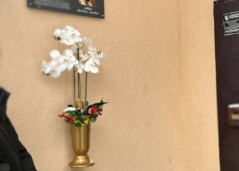 Зневага до загиблого героя: в Києві молодик влаштував п’яний вандалізм – ФОТО