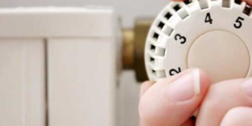 Більше доби без тепла: на Київщині ввели аварійні відключення