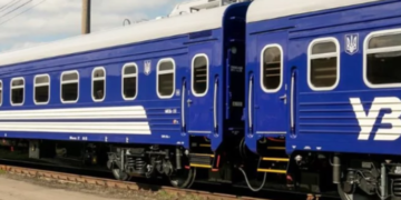 Хаос на залізниці Київщини після атаки рф: затримки і зміни маршрутів