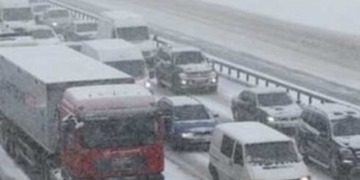 Блокування руху, обмеження і аварії: що відбувається на дорогах Києва