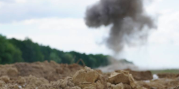 На Київщині чутно постріли і сильні вибухи: що відбувається