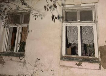 В Одесі тривога лунала майже всю ніч: у будинках та закладах освіти вибиті вікна (фото)