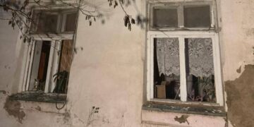 В Одесі тривога лунала майже всю ніч: у будинках та закладах освіти вибиті вікна (фото)
